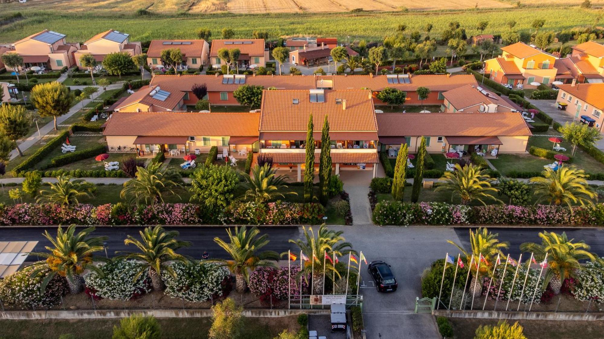Aparthotel Rosa Dei Venti Vada Esterno foto