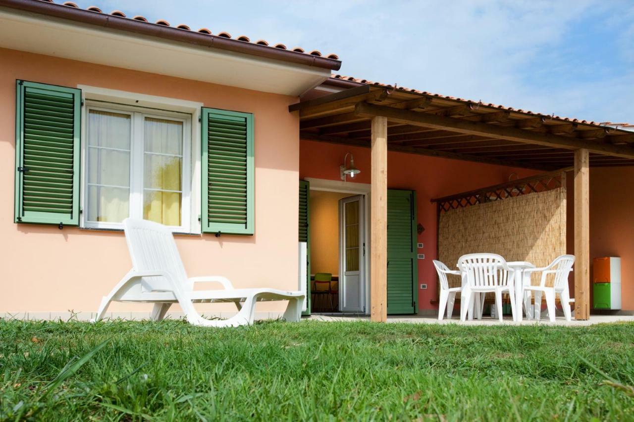 Aparthotel Rosa Dei Venti Vada Esterno foto